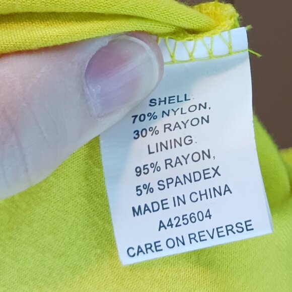 #129 3/$18 - WD NY Yellow Short Sleeve Top Size Medium - Picture 6 of 6